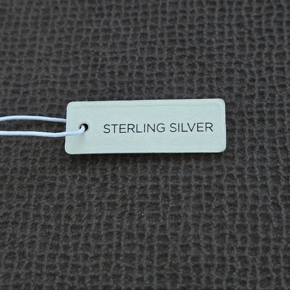 Rachel Zoe Gold💛 Stationary Love♥️ Knot🪢 Pendant Necklace - NWT - Picture 7 of 15